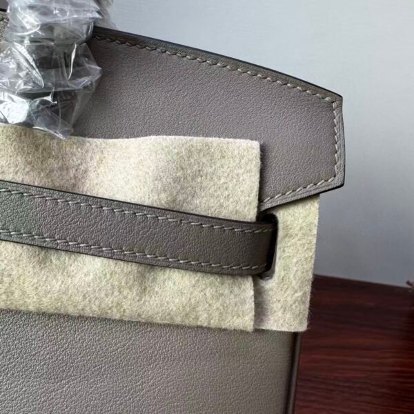 Birkin 25 Handcrafted Saddle stitch  Gris Neve Swift Leather with Palladium Hardware Palladium  Hardware Hand stitched authentic hand-sewn