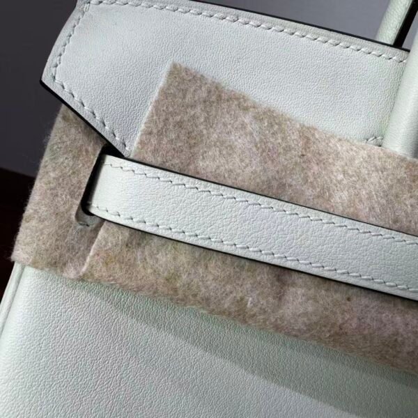 Birkin 25 Craie Swift with Gold Hardware