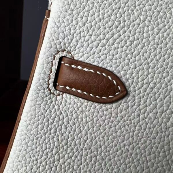 Birkin 25 Handcrafted authentic hand-sewn Togo Leather in Milkshake White & Gold, Gold Hardware Hand stitched Saddle stitch 8 Birkin 25 Handcrafted authentic hand-sewn Togo Leather in Milkshake White & Gold, Gold Hardware Hand stitched Saddle stitch