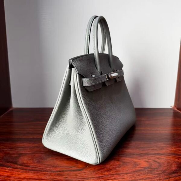 Birkin 25 Saddle stitch authentic hand-sewn in Colombe Grey Togo Leather with Silver Hardware Hand stitched Handcrafted 4 Birkin 25 Saddle stitch authentic hand-sewn in Colombe Grey Togo Leather with Silver Hardware Hand stitched Handcrafted