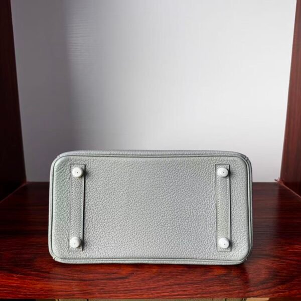 Birkin 25 Saddle stitch authentic hand-sewn in Colombe Grey Togo Leather with Silver Hardware Hand stitched Handcrafted 5 Birkin 25 Saddle stitch authentic hand-sewn in Colombe Grey Togo Leather with Silver Hardware Hand stitched Handcrafted