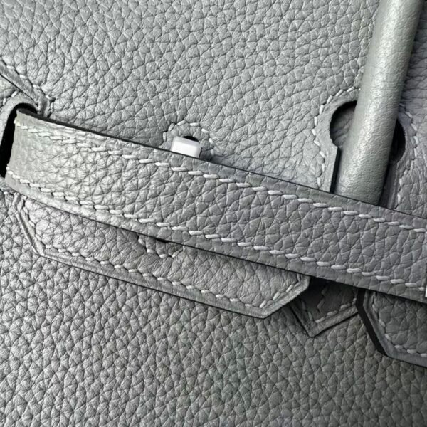 Birkin 25 Saddle stitch authentic hand-sewn in Colombe Grey Togo Leather with Silver Hardware Hand stitched Handcrafted 6 Birkin 25 Saddle stitch authentic hand-sewn in Colombe Grey Togo Leather with Silver Hardware Hand stitched Handcrafted