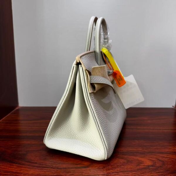 Birkin 25 authentic hand-sewn Handcrafted Pearl Grey Togo Silver sophisticated Hand stitched