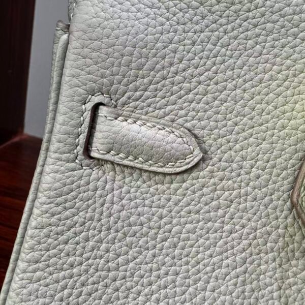 Birkin 25 Gris Perle Togo Leather Gold Hardware  Hand stitched authentic hand-sewn