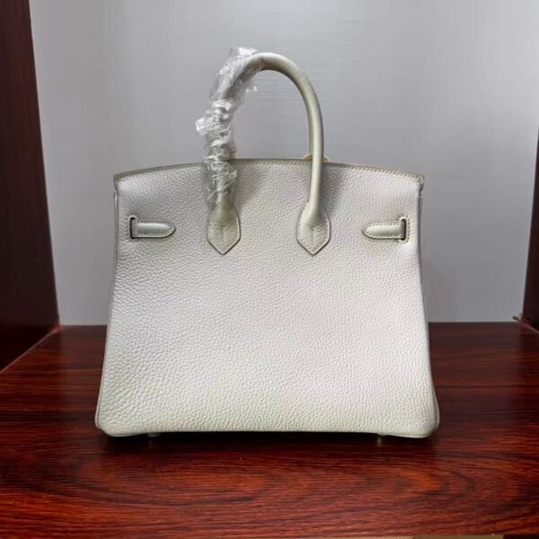 Birkin 25 authentic hand-sewn | Pearl Grey Togo | Silver Hand stitched Saddle stitch sophisticated 3 Birkin 25 authentic hand-sewn | Pearl Grey Togo | Silver Hand stitched Saddle stitch sophisticated