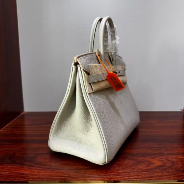 Birkin 25 authentic hand-sewn | Pearl Grey Togo | Silver Hand stitched Saddle stitch sophisticated 4 Birkin 25 authentic hand-sewn | Pearl Grey Togo | Silver Hand stitched Saddle stitch sophisticated