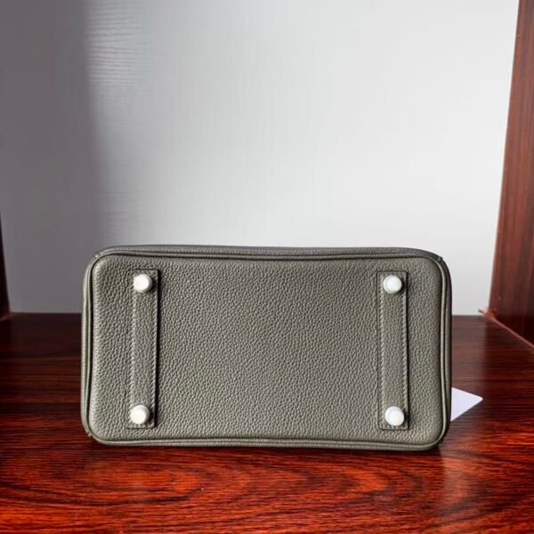 Birkin 25 Saddle stitch authentic hand-sewn Togo Leather in Cumulus Grey with Silver Hardware Hand stitched Handcrafted 4 Birkin 25 Saddle stitch authentic hand-sewn Togo Leather in Cumulus Grey with Silver Hardware Hand stitched Handcrafted