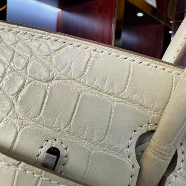 Birkin 25 Handcrafted Hand stitched Alligator Vanilla / Togo Mushroom White, Silver Hardware authentic hand-sewn Saddle stitch